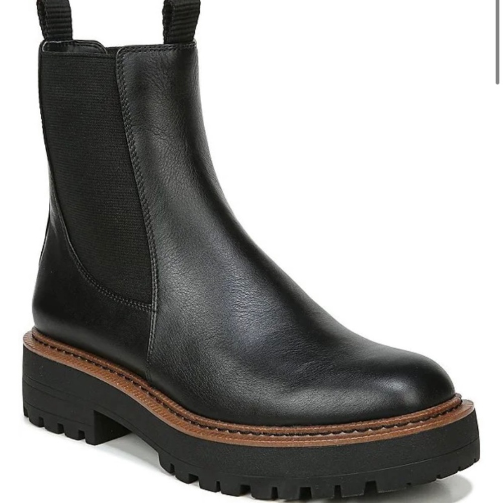 Sam Edelman
Laguna Waterproof Leather Chelsea Chunky Lug Sole Booties